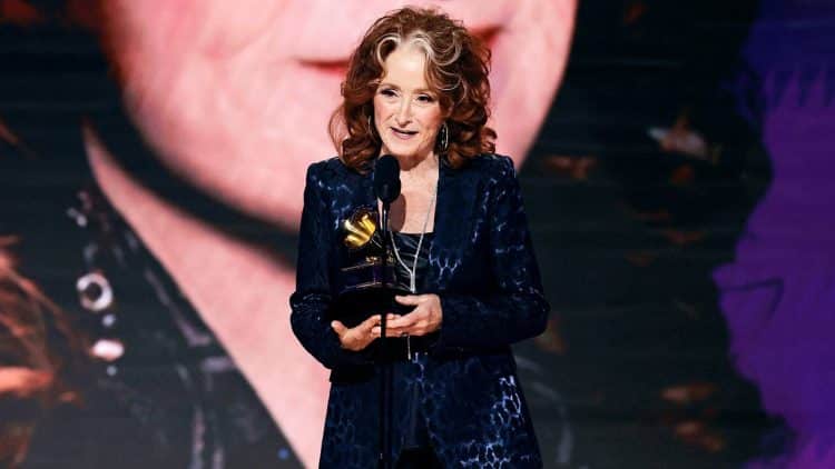 10 Best Bonnie Raitt Songs of All Time