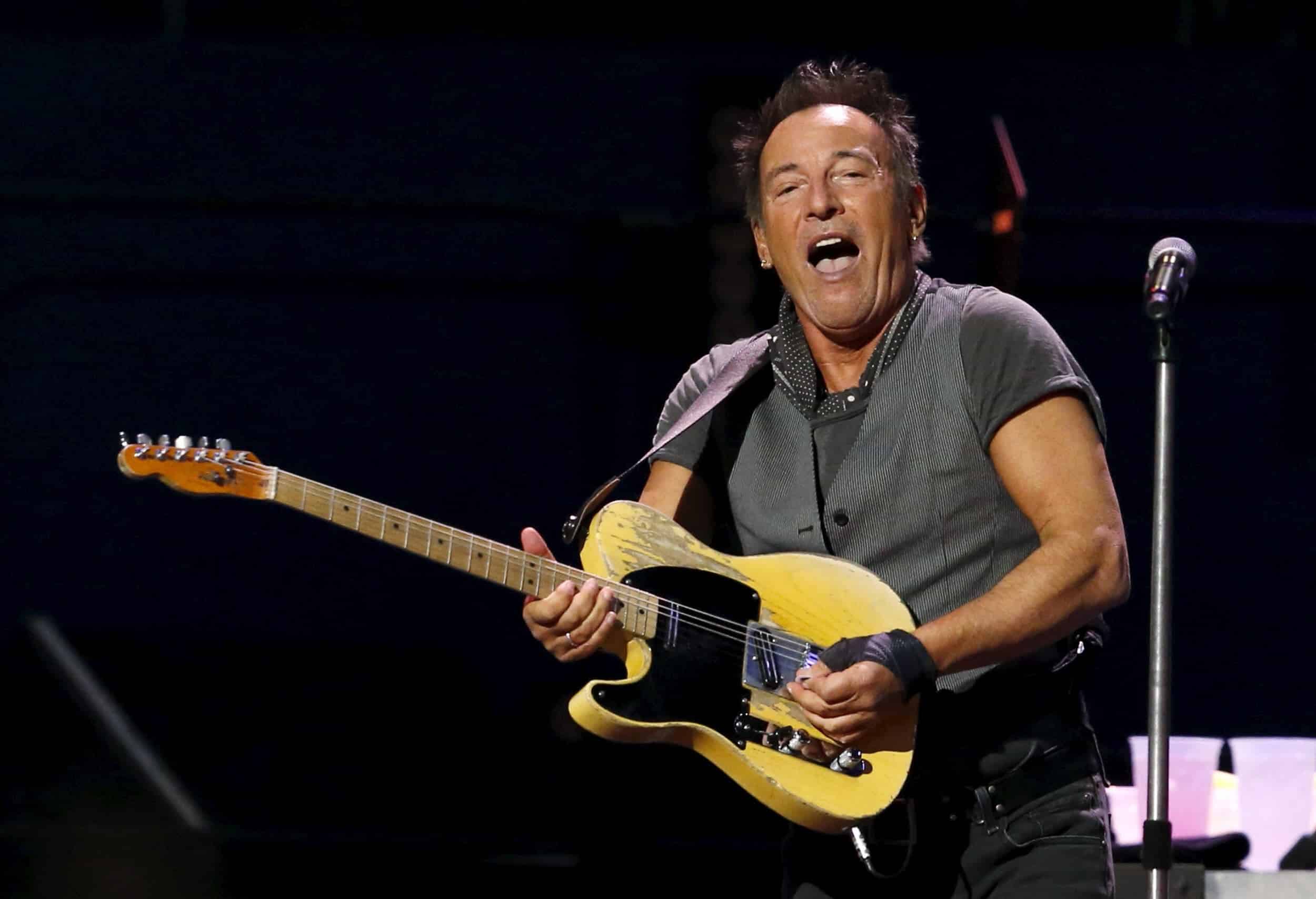 10 Best Bruce Springsteen Songs Of All Time - Singersroom.com