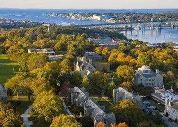 10 Famous Singers from Connecticut