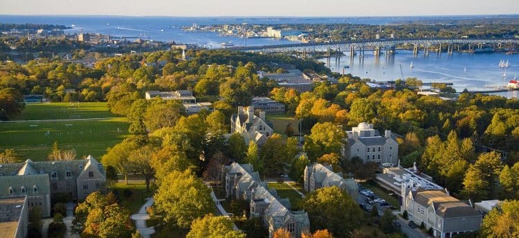 10 Famous Singers from Connecticut