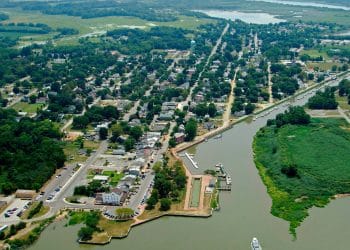 10 Famous Singers from Delaware