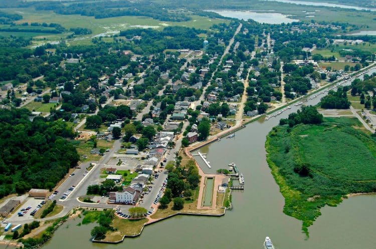 10 Famous Singers from Delaware