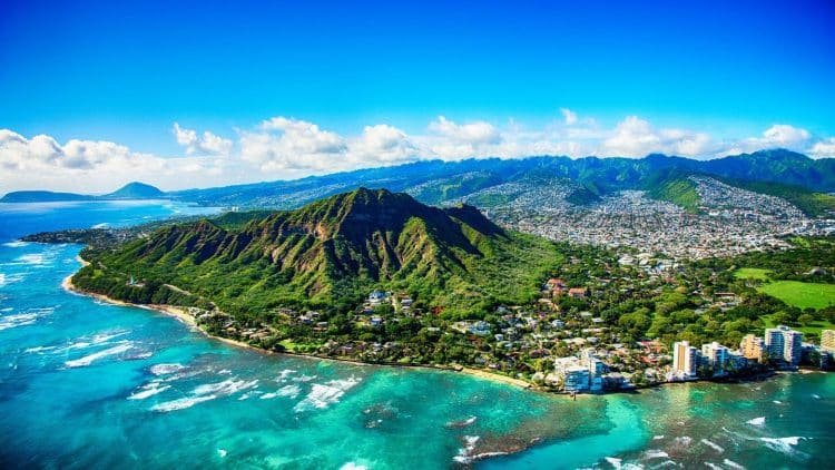 10 Famous Singers from Hawaii