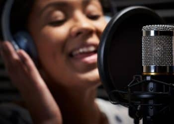 15 Best Karaoke Singers of All Time