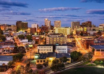 10 Famous Singers from Maine