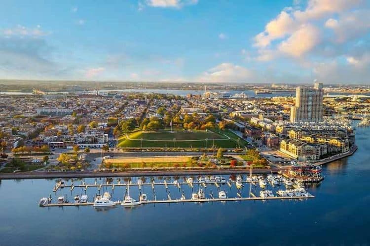 10 Famous Singers from Maryland