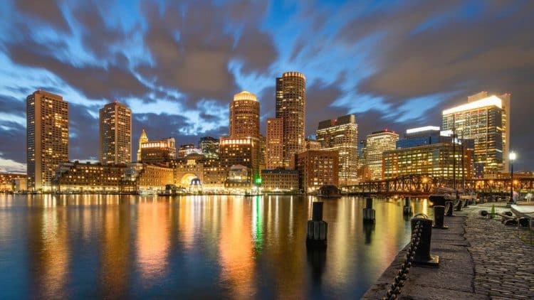 10 Famous Singers from Massachusetts