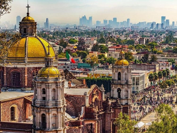 10 Famous Singers from Mexico