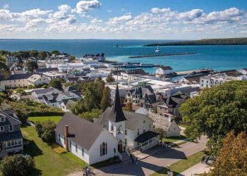 10 Famous Singers from Michigan