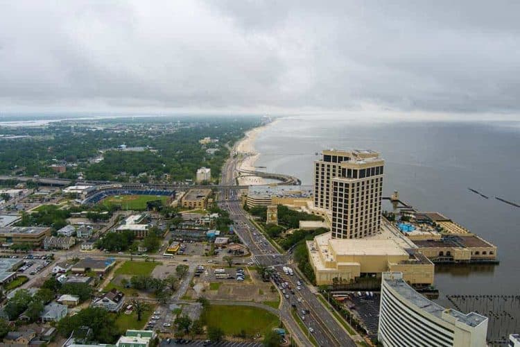 10 Famous Singers from Mississippi