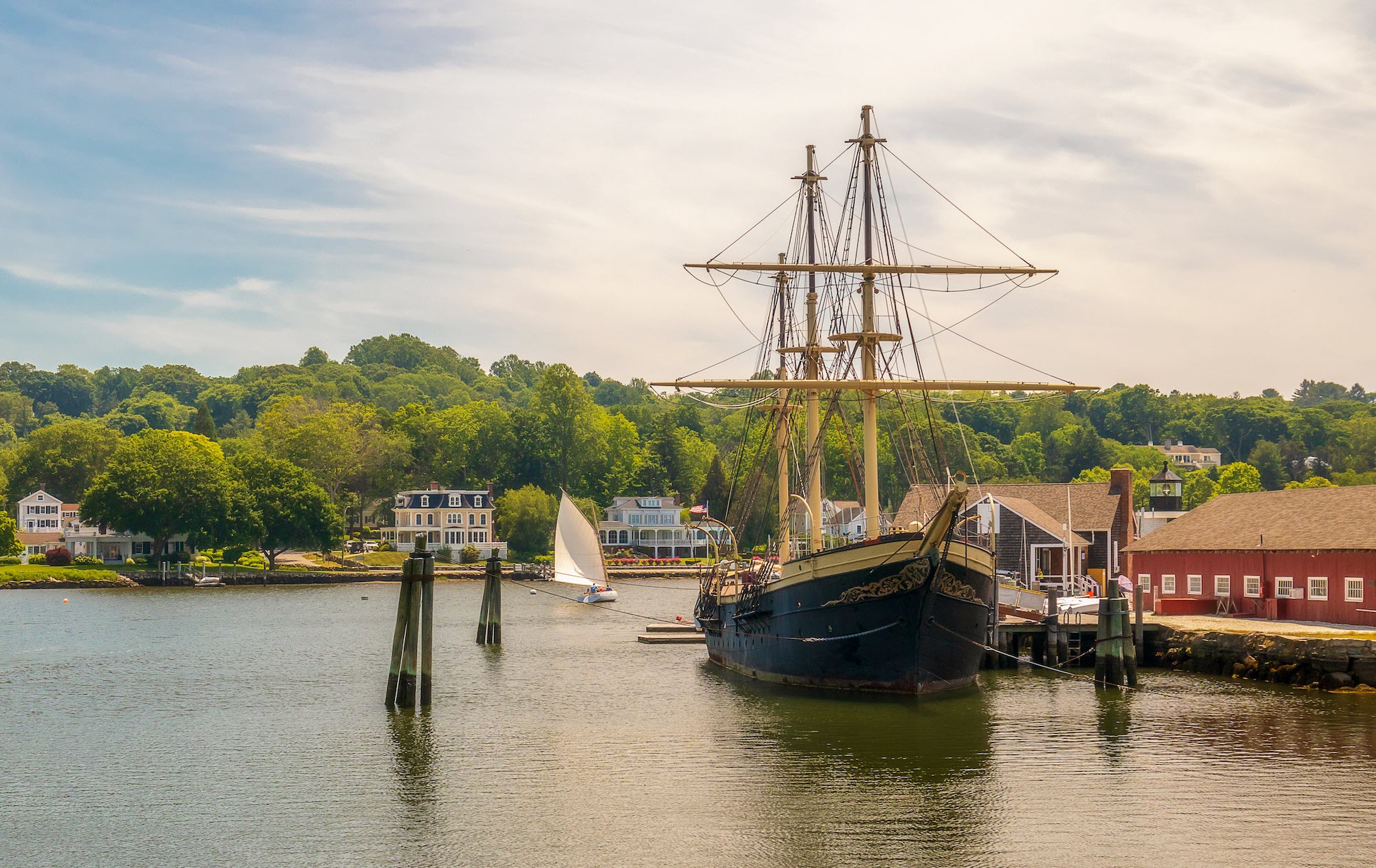 10 Famous Singers from Connecticut