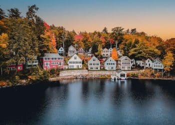 10 Famous Singers from New Hampshire