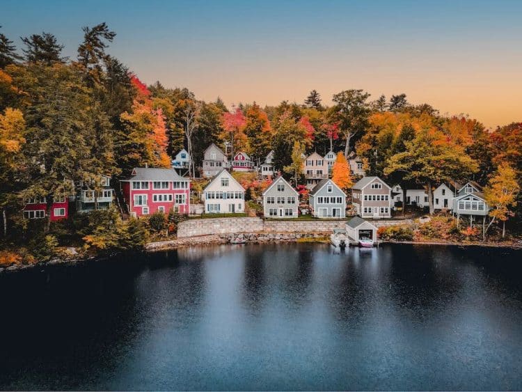 10 Famous Singers from New Hampshire