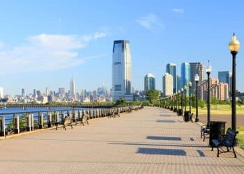 10 Famous Singers from New Jersey