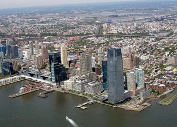 10 Famous Singers from New Jersey