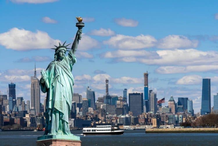 10 Famous Singers from New York