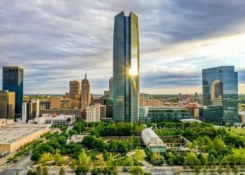 10 Famous Singers from Oklahoma