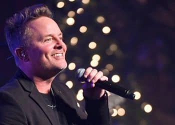 10 Best Chris Tomlin Songs of All Time