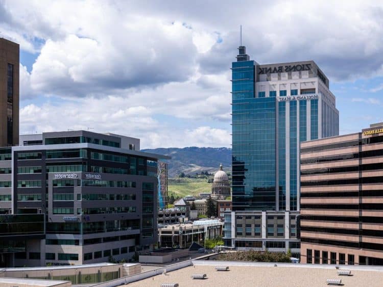 10 Famous Singers from Idaho