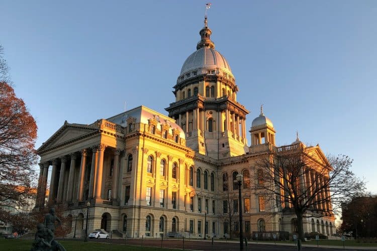 10 Famous Singers from Illinois