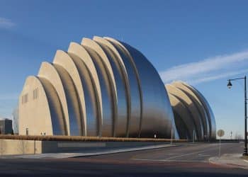 10 Famous Singers from Kansas