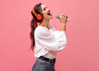 10 Best Online Singing Lessons