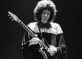 15 Best Guitar Players of All Time