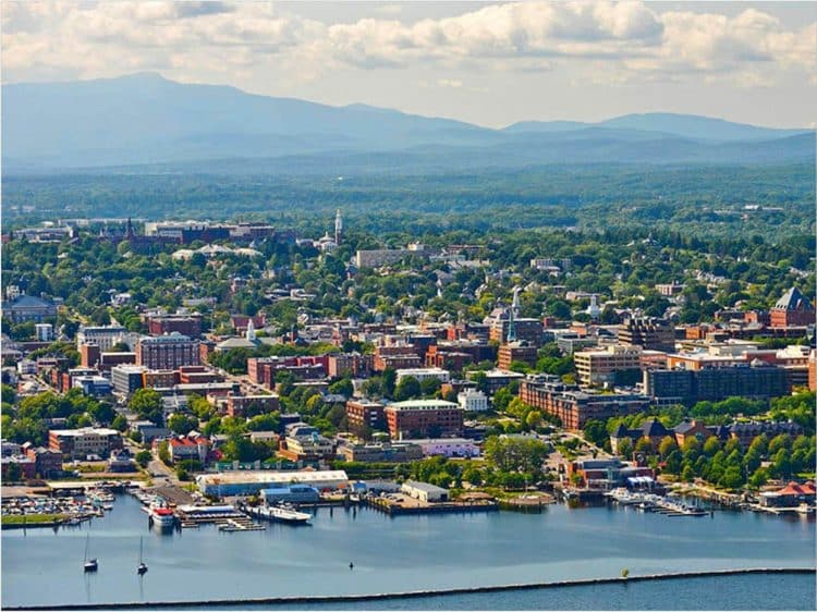 10 Famous Singers from Vermont