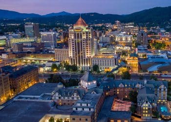 10 Famous Singers from Virginia