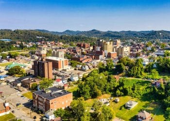 10 Famous Singers from West Virginia