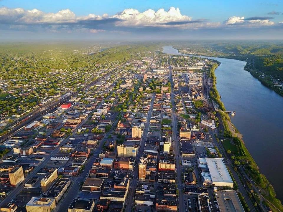 10 Famous Singers from West Virginia