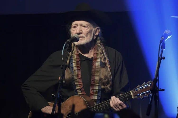 10 Best Willie Nelson Songs Of All Time - Singersroom.com