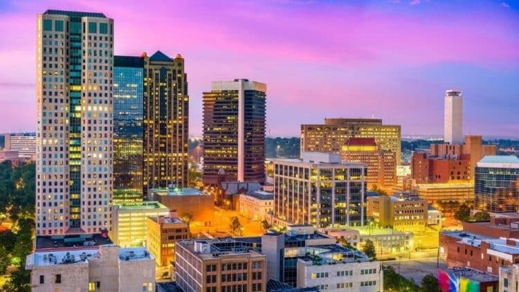 10 Famous Singers from Alabama