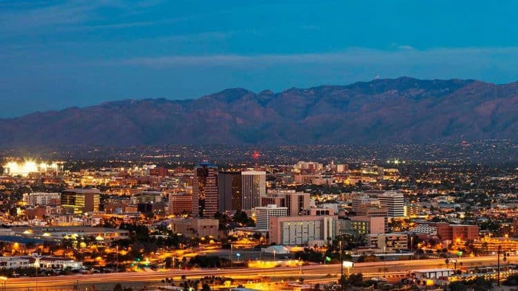 10 Famous Singers from Arizona