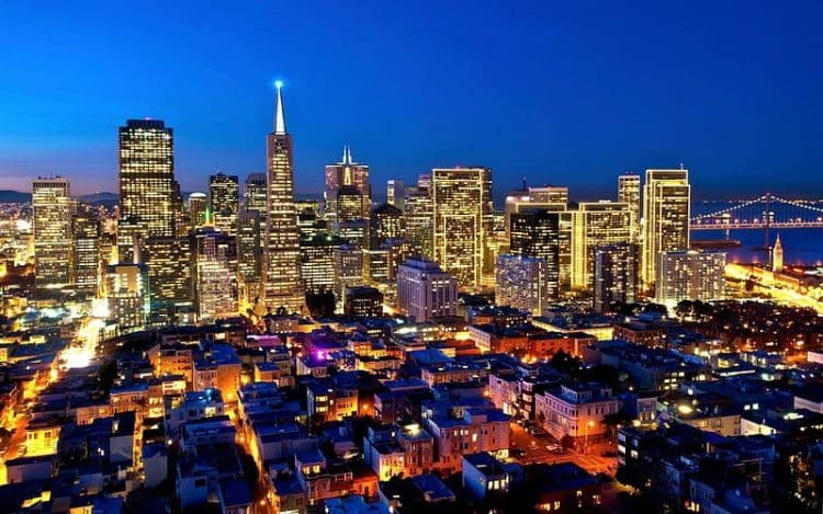 10 Famous Singers from California