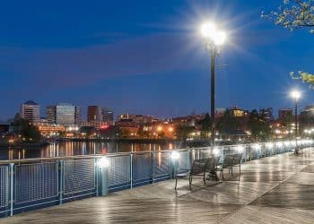 10 Famous Singers from Delaware