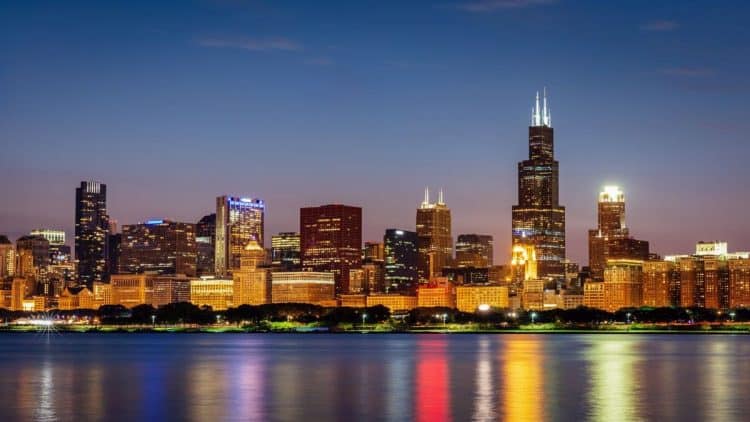 10 Famous Singers from Illinois