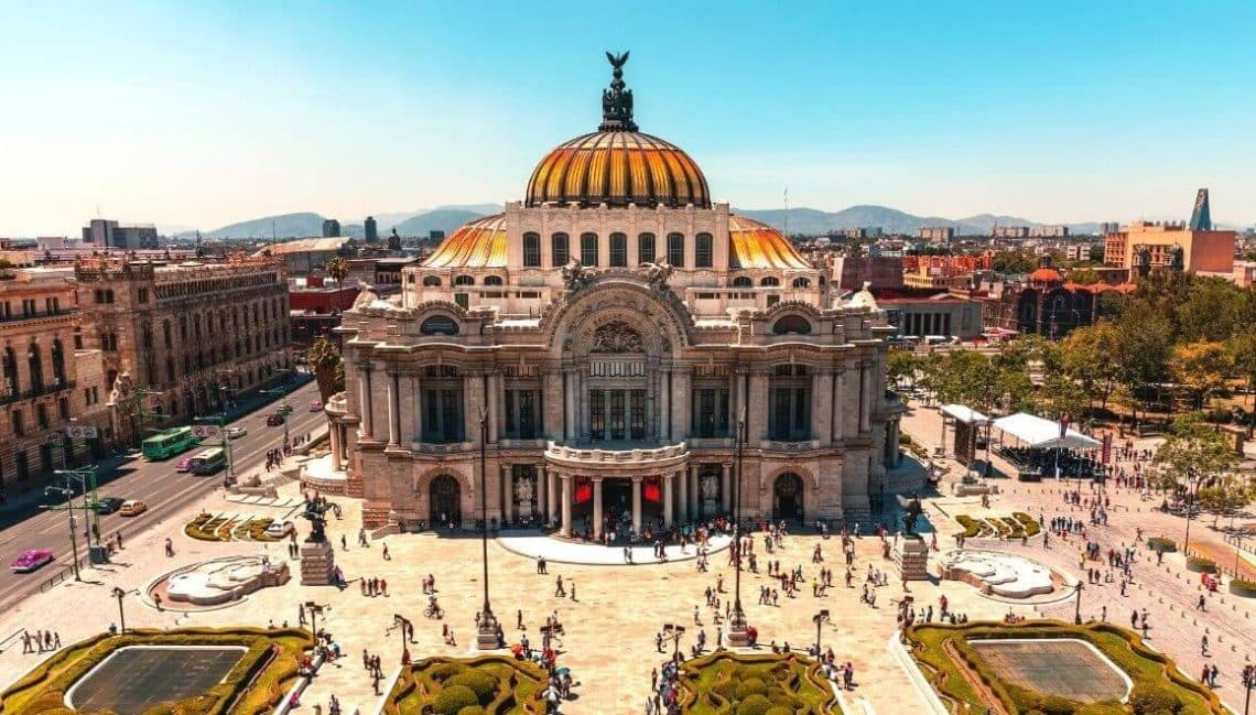 10 Famous Singers from Mexico