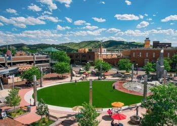 10 Famous Singers from South Dakota