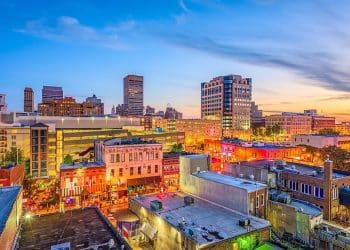 10 Famous Singers from Tennessee