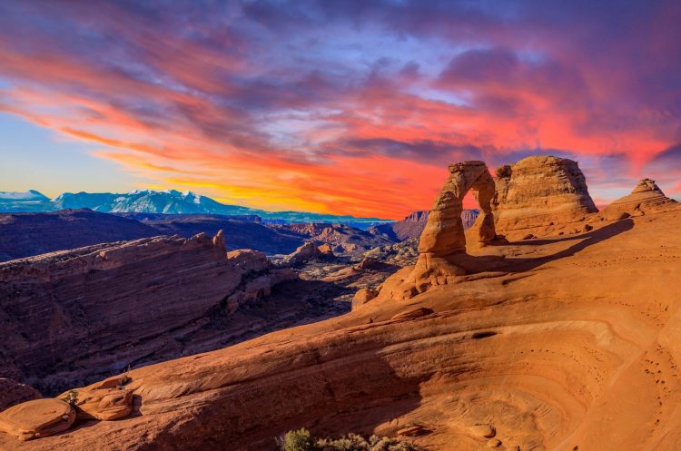 10 Famous Singers from Utah