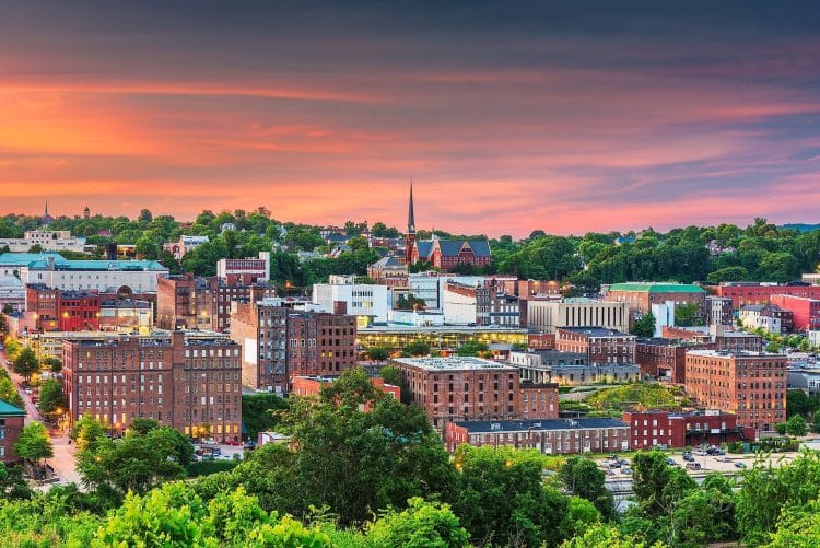 10 Famous Singers from Virginia