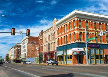 10 Famous Singers from Wyoming