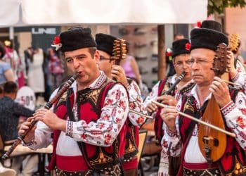 15 Best Folk Music Songs of All Time