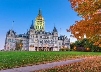 10 Famous Singers from Connecticut