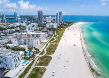 10 Famous Singers from Florida