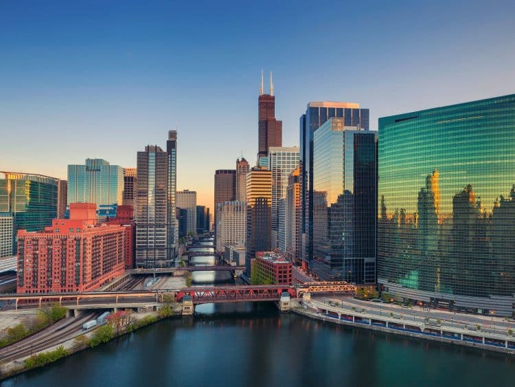 10 Famous Singers from Illinois