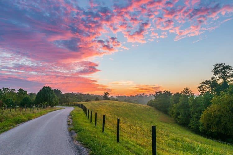 10 Famous Singers from Kentucky