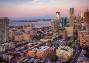 10 Famous Singers from New Jersey