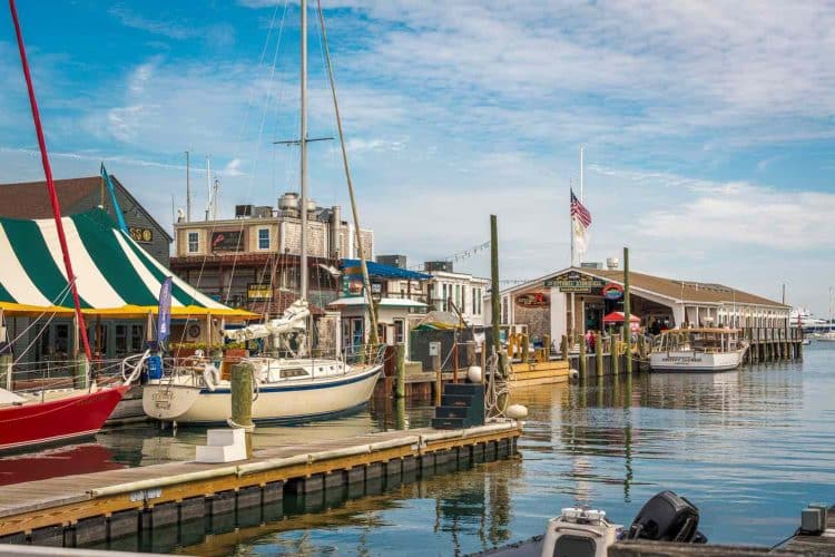 10 Famous Singers from Rhode Island